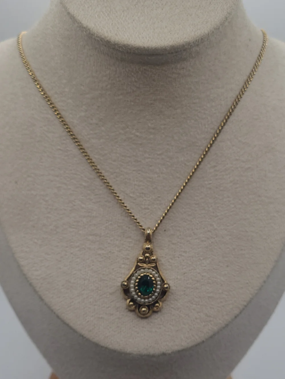 Avon Gold-tone Necklace with Green Center Stone Pendant
